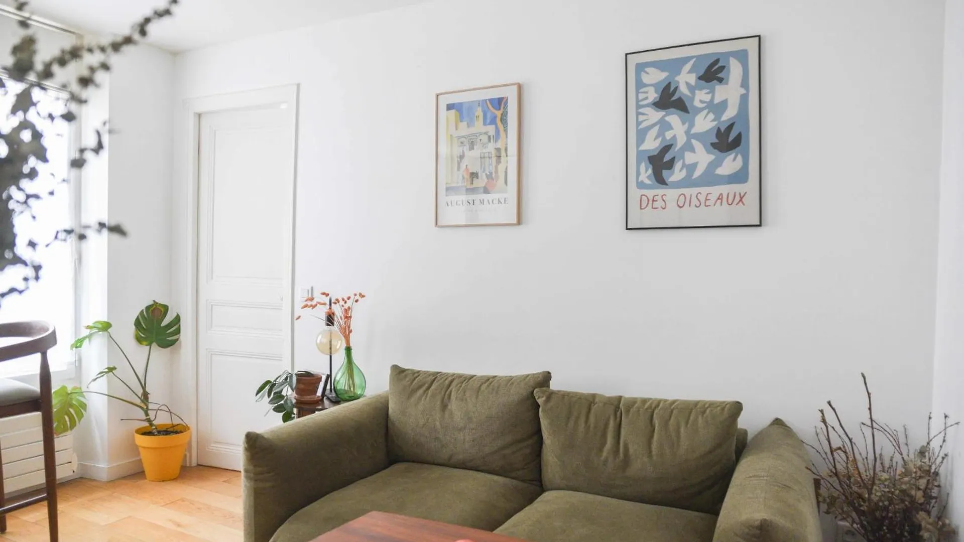 Bright 1 Bedroom Apartment - Near Park Paris